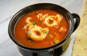 Read more about the article Savor the Flavor: Ultimate Tomato Tortellini Soup with Chicken Broth Recipe!