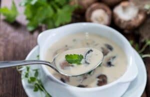 Read more about the article Creamy Broccoli and Mushroom Soup: A Delicious and Comforting Recipe