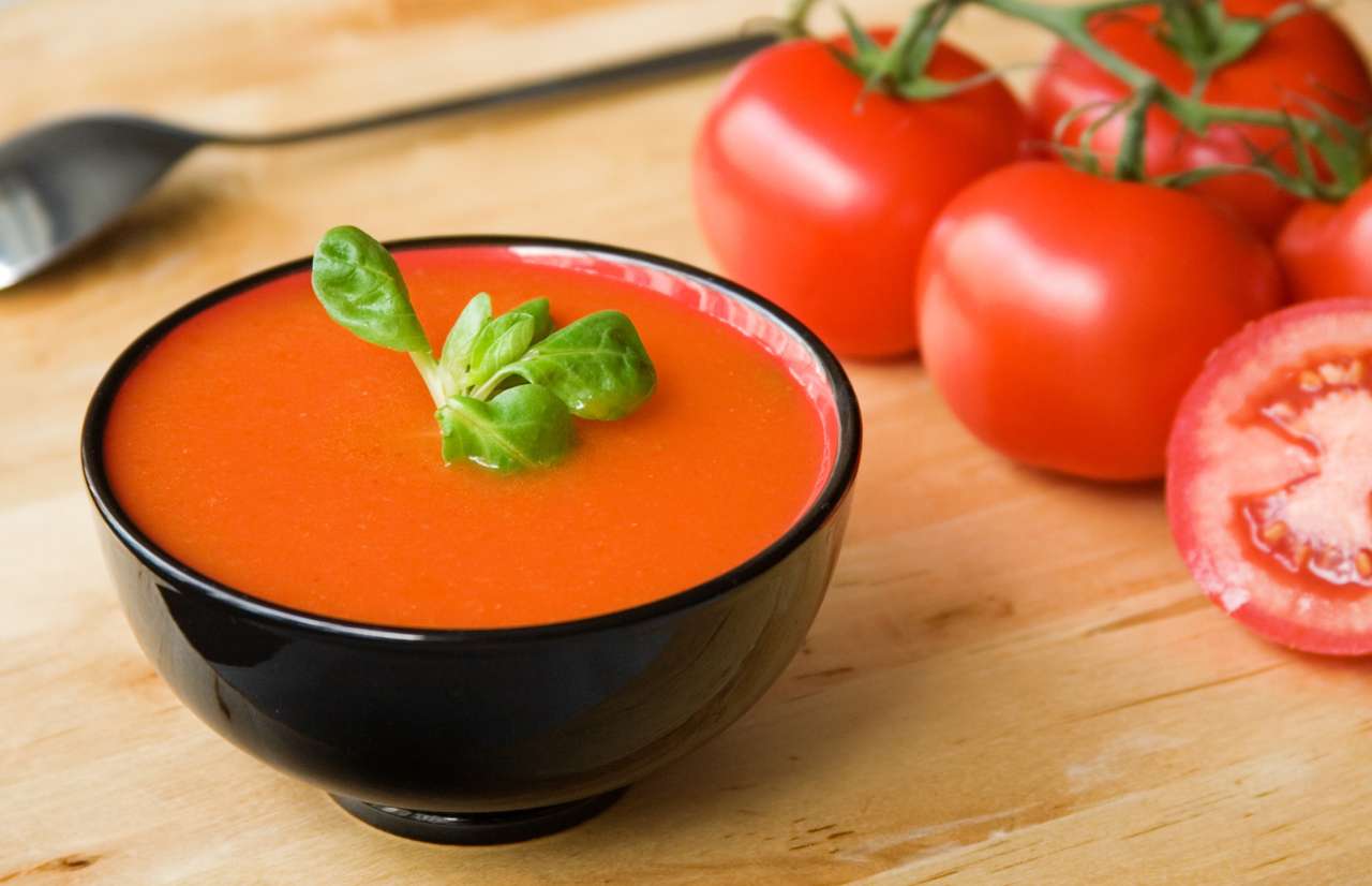 Read more about the article Wholesome and Delicious: Master the Art of Easy Tomato-Based Soup with Just